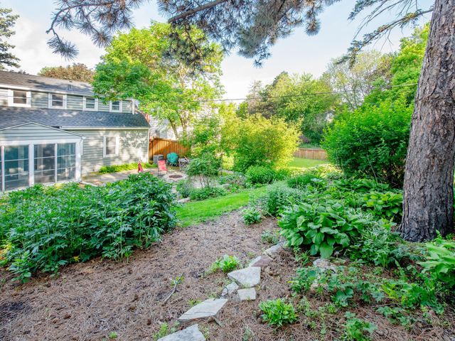436 Woodlawn Avenue, Saint Paul, MN 55105