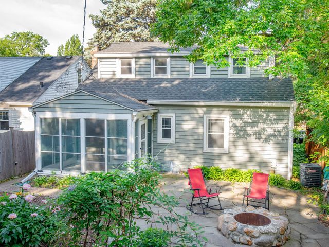 436 Woodlawn Avenue, Saint Paul, MN 55105