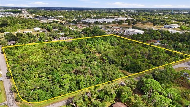 536 Evergreen RD, North Fort Myers, FL 33903