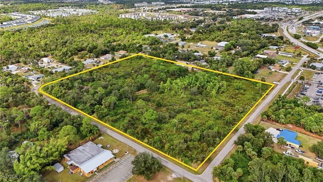 536 Evergreen RD, North Fort Myers, FL 33903