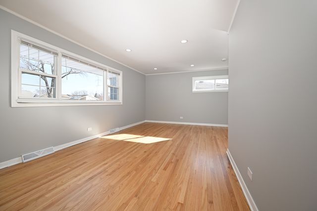 7305 ARCADIA Street, Morton Grove, IL 60053