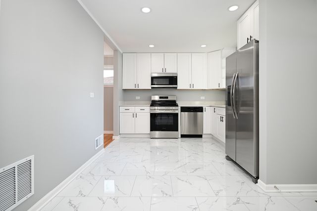 7305 ARCADIA Street, Morton Grove, IL 60053