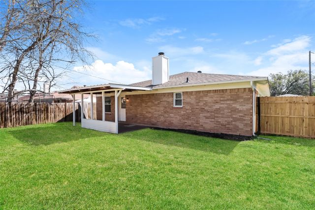 520 Allencrest Drive, White Settlement, TX 76108