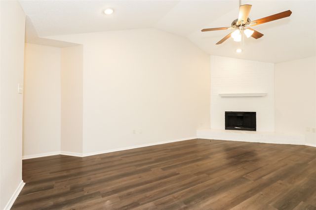 520 Allencrest Drive, White Settlement, TX 76108