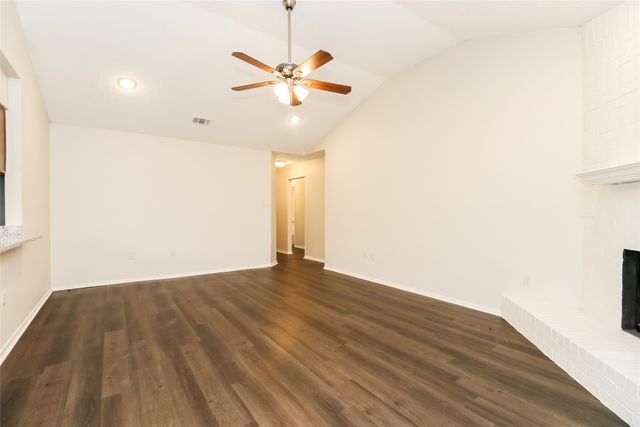 520 Allencrest Drive, White Settlement, TX 76108