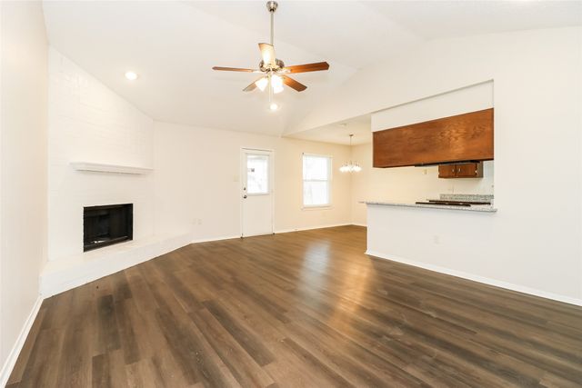520 Allencrest Drive, White Settlement, TX 76108