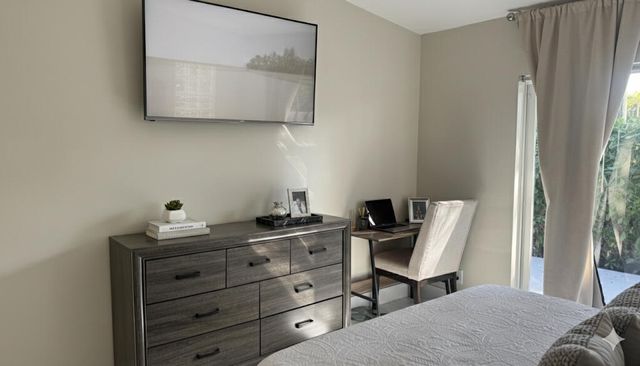 4274 NW 1st Place, Deerfield Beach, FL 33442