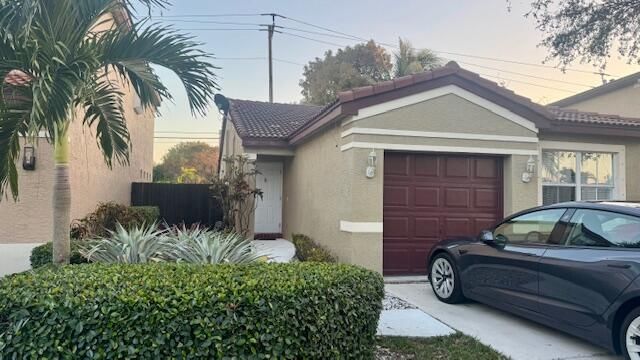 4274 NW 1st Place, Deerfield Beach, FL 33442