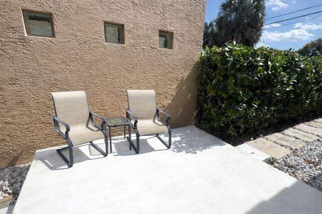 4274 NW 1st Place, Deerfield Beach, FL 33442