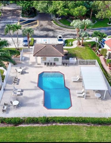 4274 NW 1st Place, Deerfield Beach, FL 33442