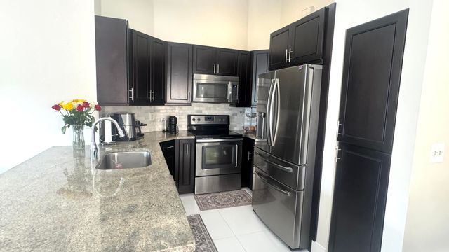 4274 NW 1st Place, Deerfield Beach, FL 33442