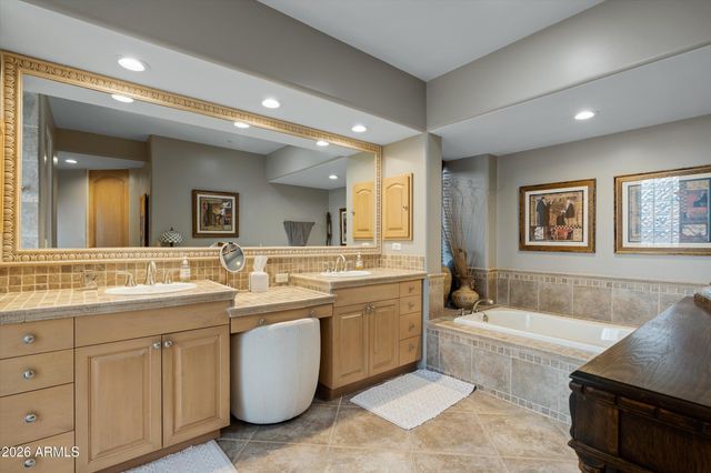 10397 E LOVING TREE Lane, Scottsdale, AZ 85262