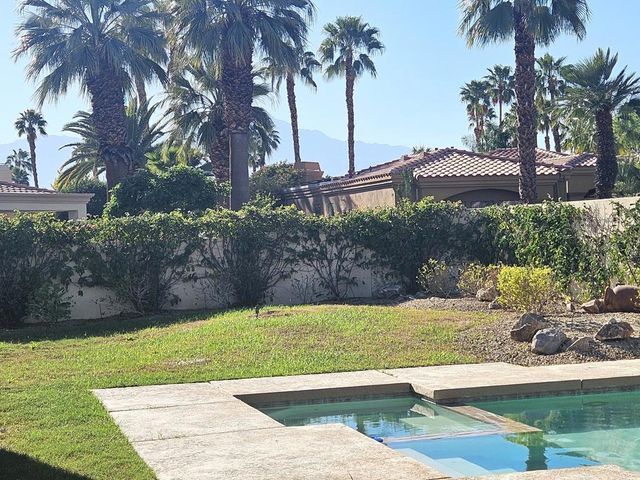 62 Laken Lane, Palm Desert, CA 92211
