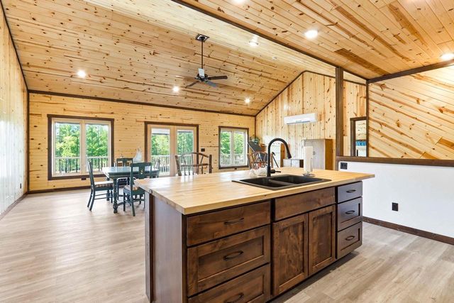 W5120 County Road G, Mauston, WI 53948