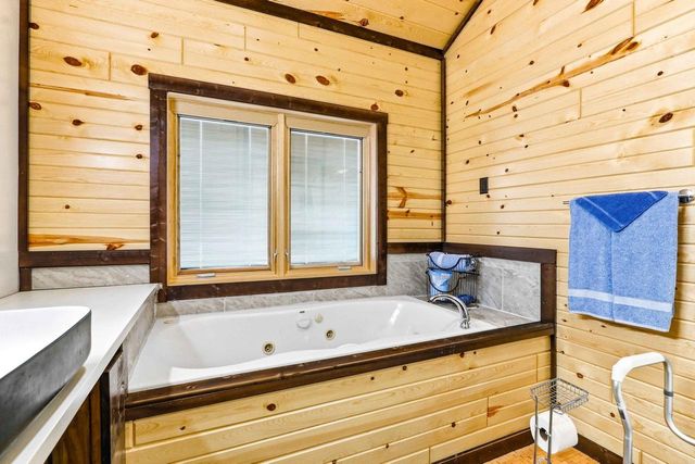 W5120 County Road G, Mauston, WI 53948