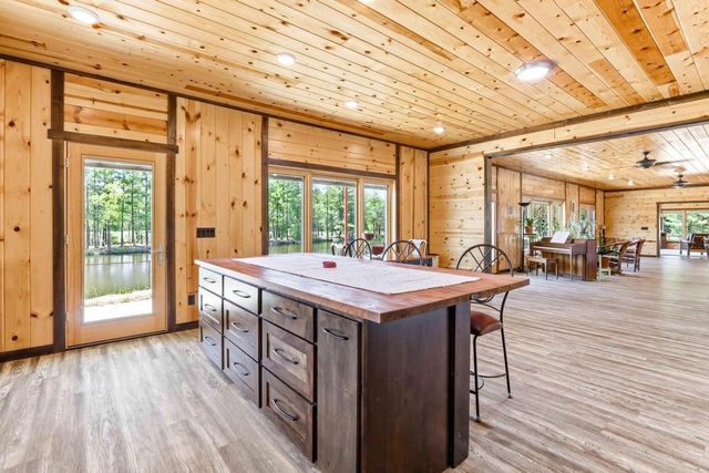 W5120 County Road G, Mauston, WI 53948