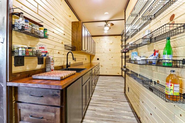 W5120 County Road G, Mauston, WI 53948