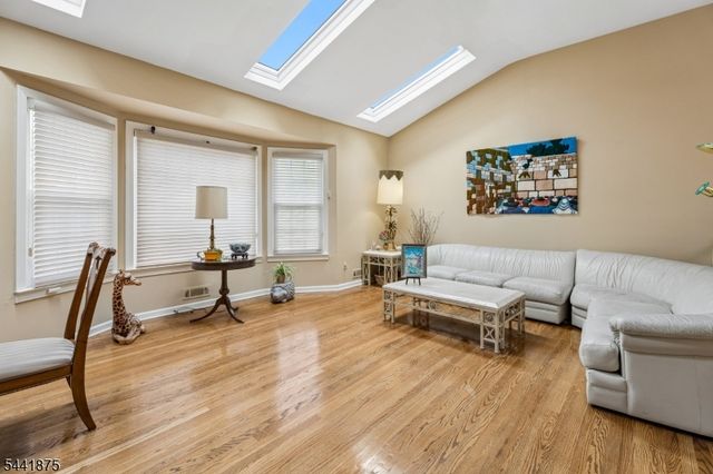 8 Norwood Rd, Springfield Twp., NJ 07081