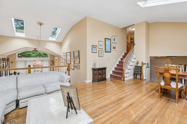 8 Norwood Rd, Springfield Twp., NJ 07081