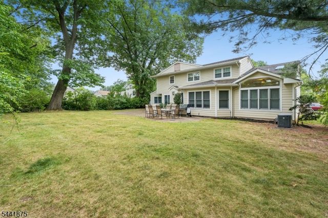 8 Norwood Rd, Springfield Twp., NJ 07081