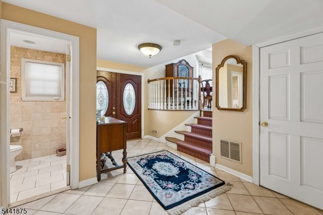 8 Norwood Rd, Springfield Twp., NJ 07081