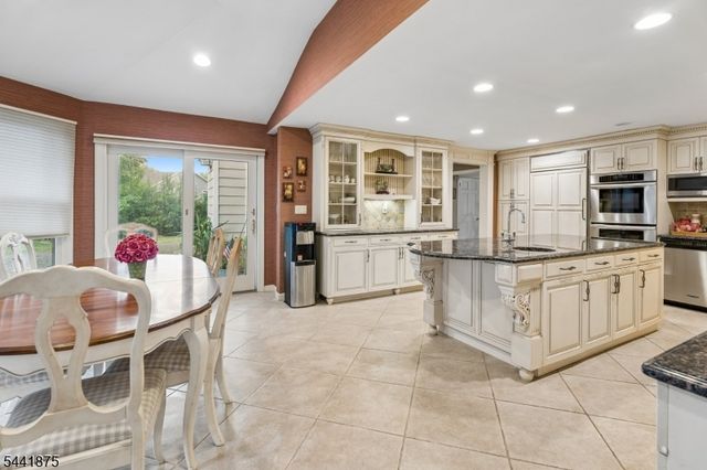 8 Norwood Rd, Springfield Twp., NJ 07081