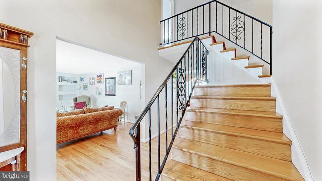 102 MERIDEN DR, Hockessin, DE 19707