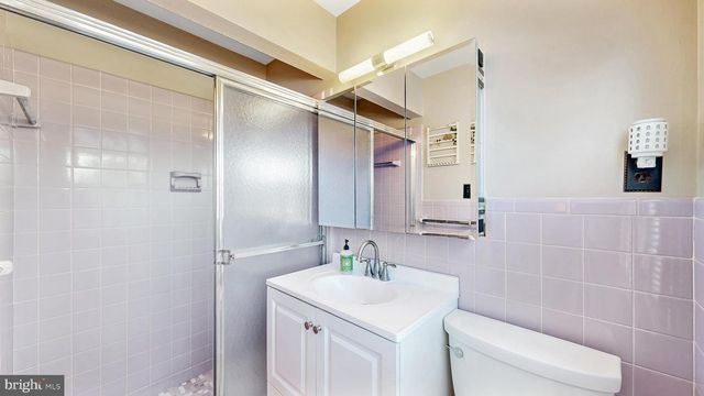 102 MERIDEN DR, Hockessin, DE 19707