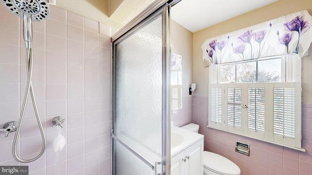 102 MERIDEN DR, Hockessin, DE 19707