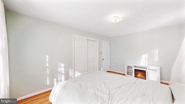 102 MERIDEN DR, Hockessin, DE 19707