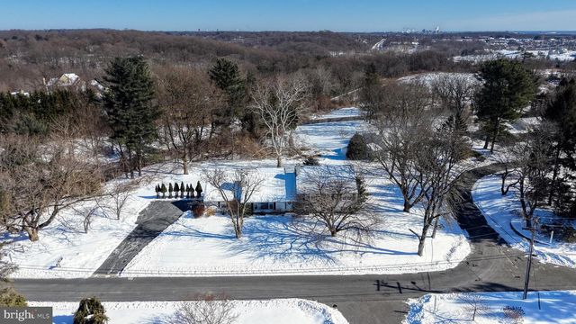 102 MERIDEN DR, Hockessin, DE 19707