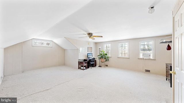 102 MERIDEN DR, Hockessin, DE 19707