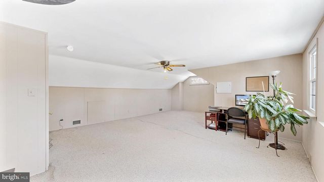 102 MERIDEN DR, Hockessin, DE 19707