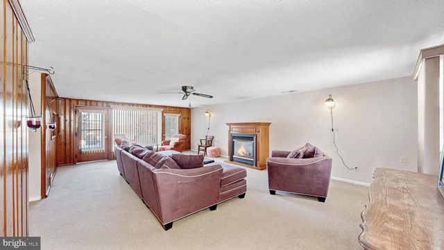 102 MERIDEN DR, Hockessin, DE 19707