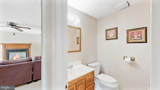 102 MERIDEN DR, Hockessin, DE 19707