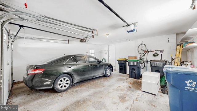 102 MERIDEN DR, Hockessin, DE 19707