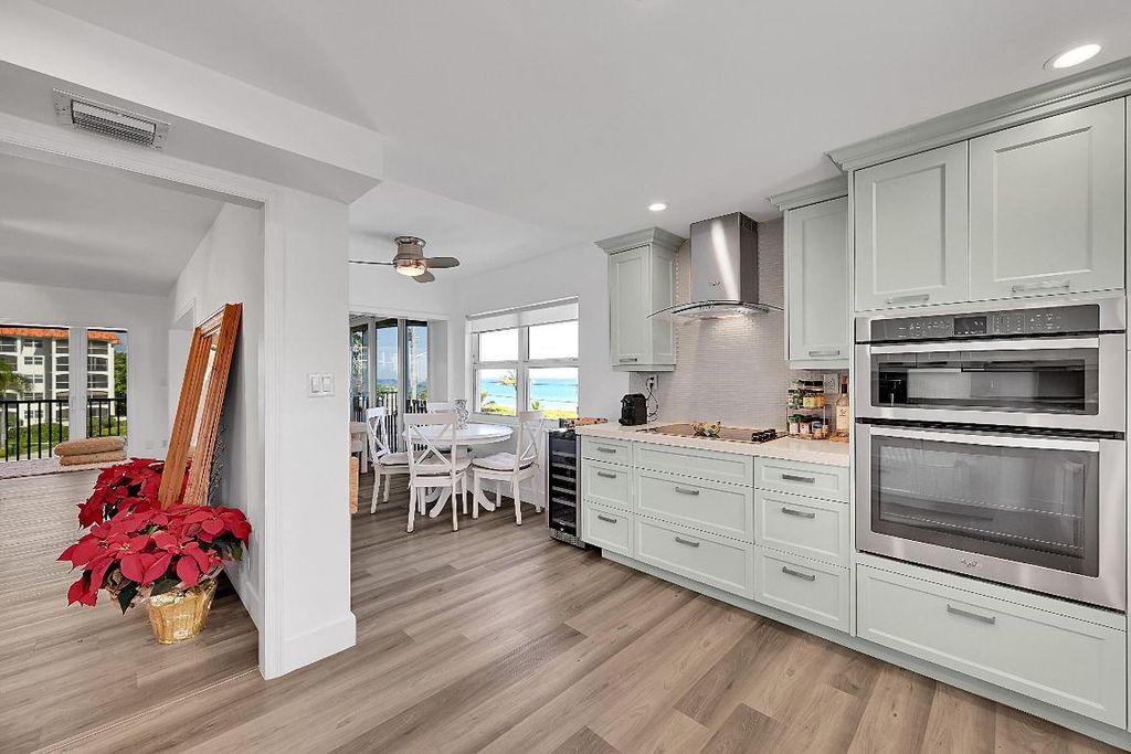 Image 15 of property listing at 2871 N Ocean Boulevard D302, Boca Raton, FL 33431