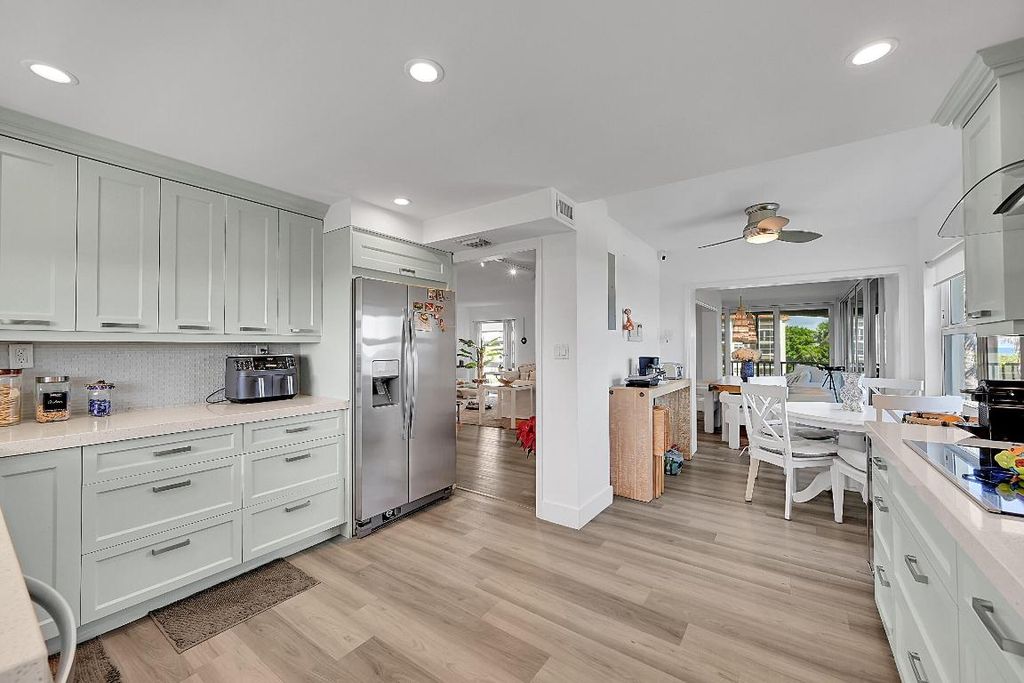 Image 16 of property listing at 2871 N Ocean Boulevard D302, Boca Raton, FL 33431