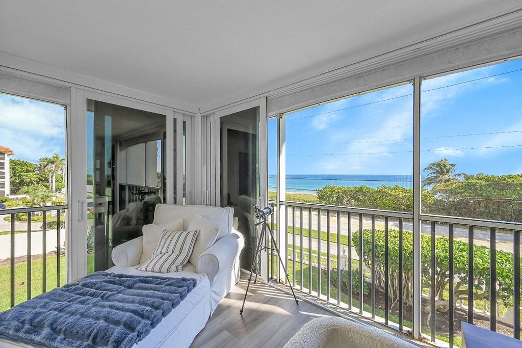 Image 2 of property listing at 2871 N Ocean Boulevard D302, Boca Raton, FL 33431