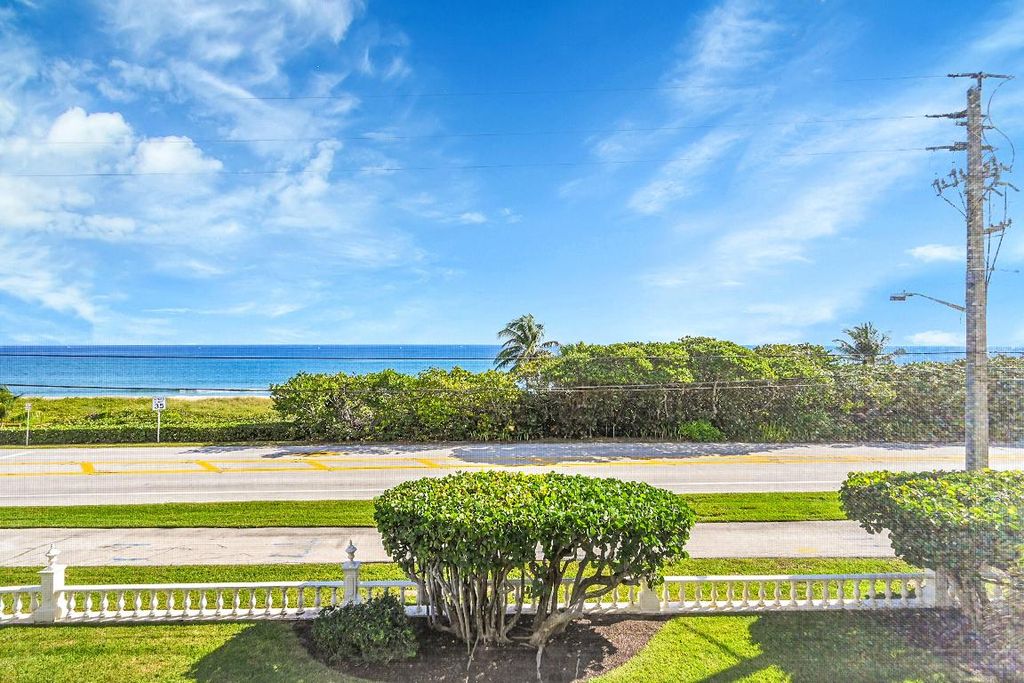 Image 5 of property listing at 2871 N Ocean Boulevard D302, Boca Raton, FL 33431