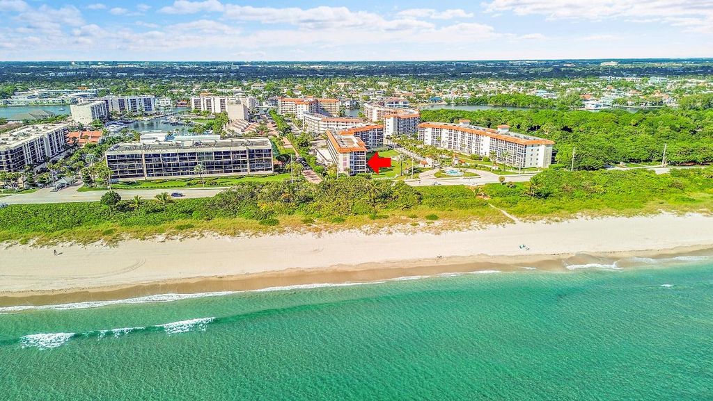 Image 54 of property listing at 2871 N Ocean Boulevard D302, Boca Raton, FL 33431