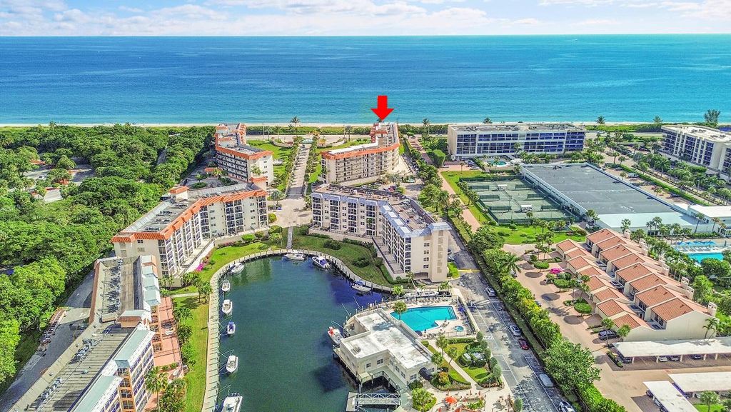 Image 58 of property listing at 2871 N Ocean Boulevard D302, Boca Raton, FL 33431