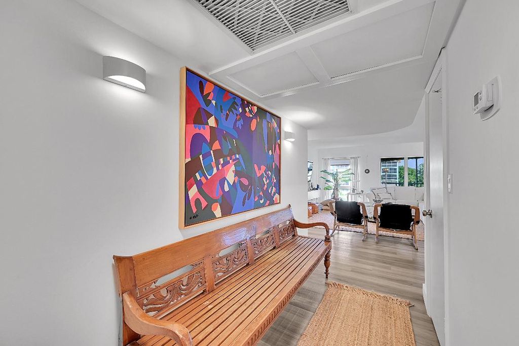 Image 6 of property listing at 2871 N Ocean Boulevard D302, Boca Raton, FL 33431