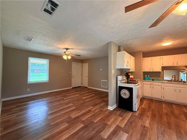 500 Oak Way, Lawrenceville, GA 30046