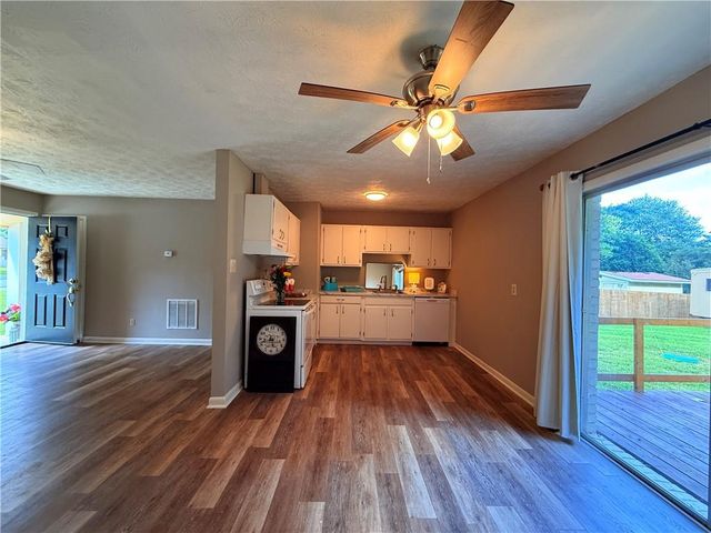 500 Oak Way, Lawrenceville, GA 30046