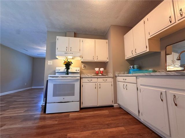 500 Oak Way, Lawrenceville, GA 30046