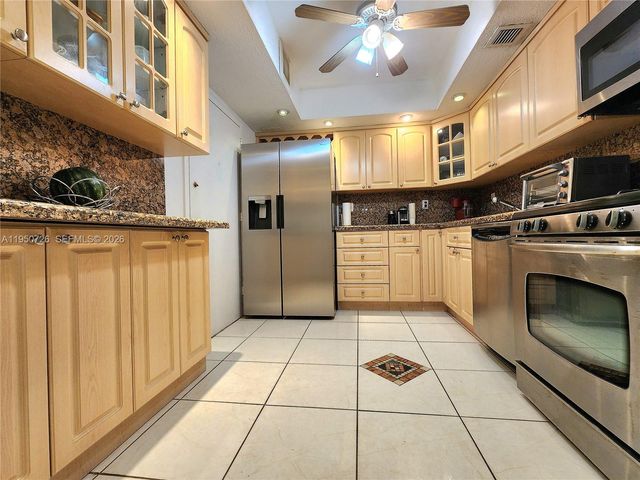 2030 S Ocean Dr Penthouse 2204, Hallandale Beach, FL 33009