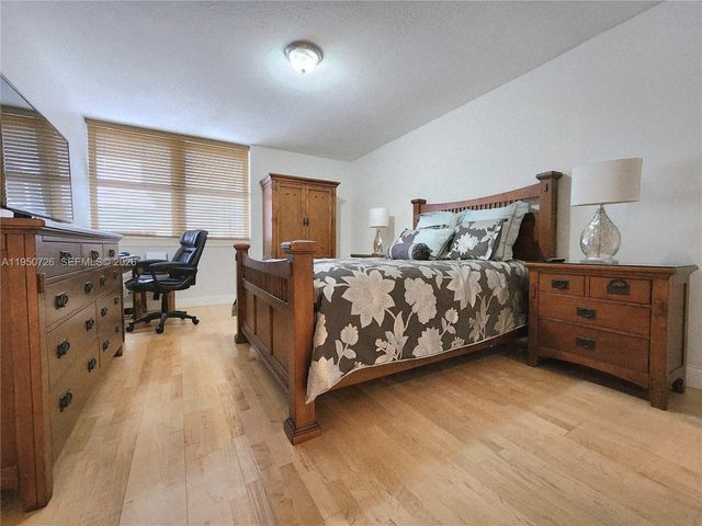 2030 S Ocean Dr Penthouse 2204, Hallandale Beach, FL 33009