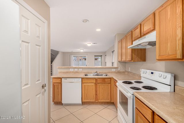 6952 S Ladys Thumb Lane, Tucson, AZ 85756