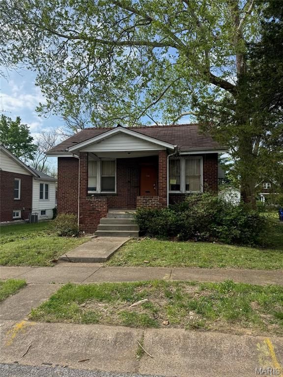 7054 Julian Avenue, University City, MO 63130
